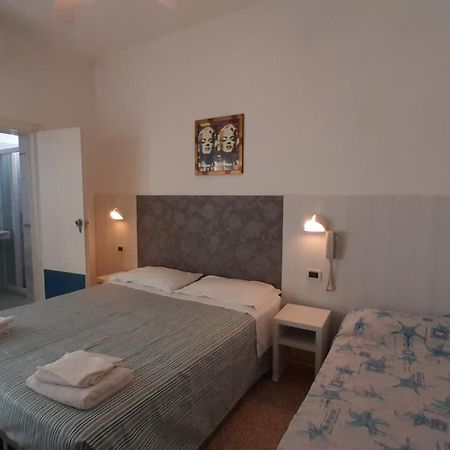Hotel Luana リミニ エクステリア 写真