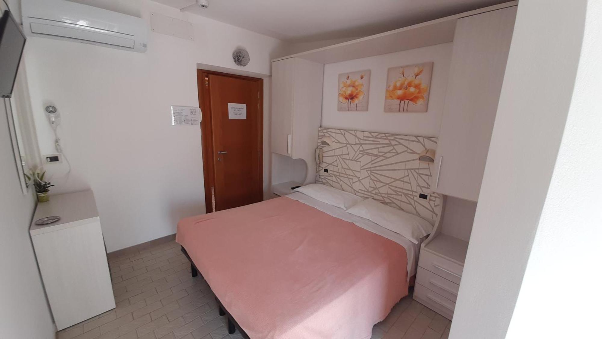 Hotel Luana リミニ エクステリア 写真