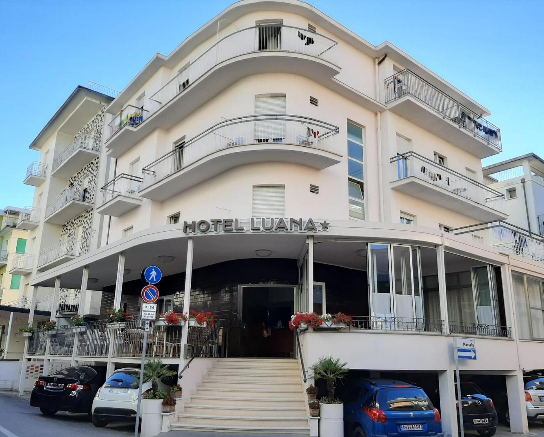 Hotel Luana リミニ エクステリア 写真