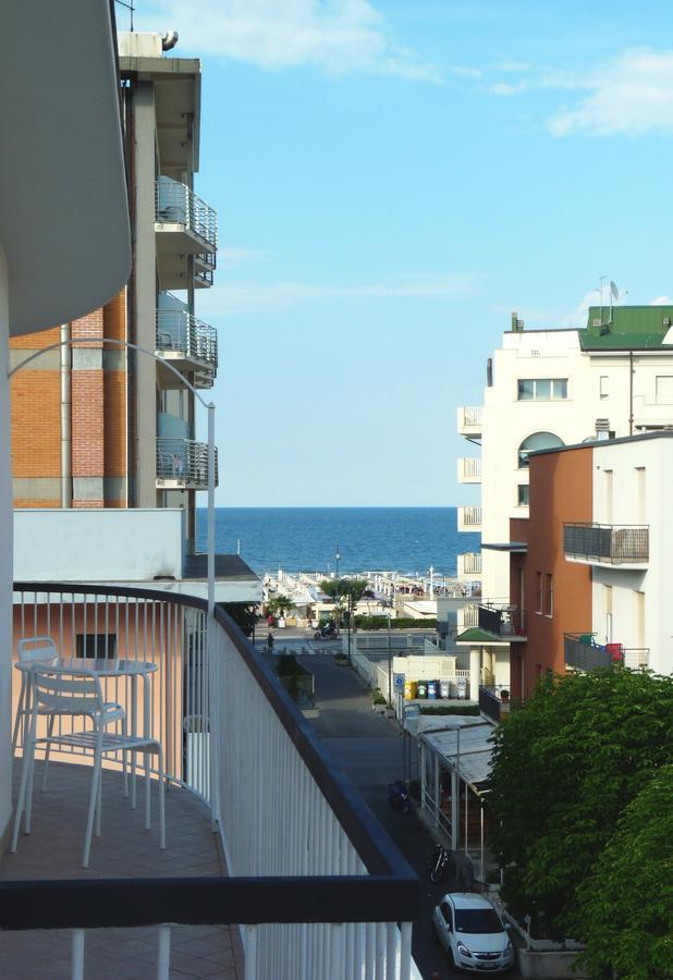 Hotel Luana リミニ エクステリア 写真