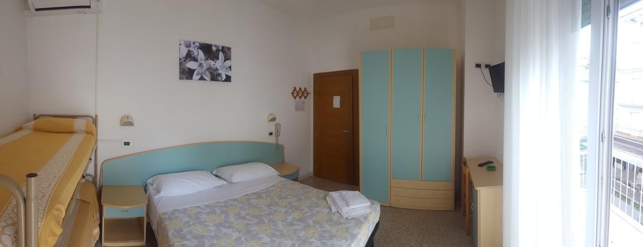 Hotel Luana リミニ エクステリア 写真