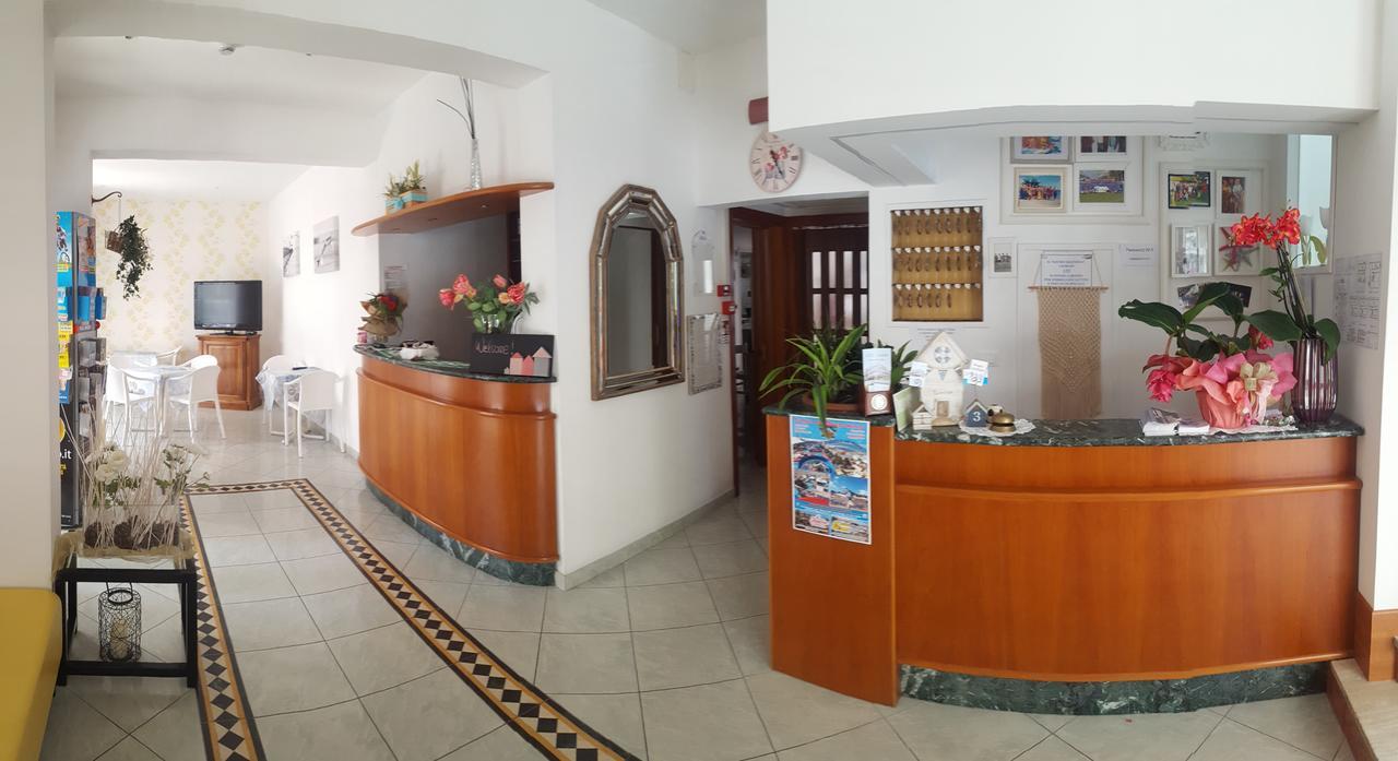 Hotel Luana リミニ エクステリア 写真