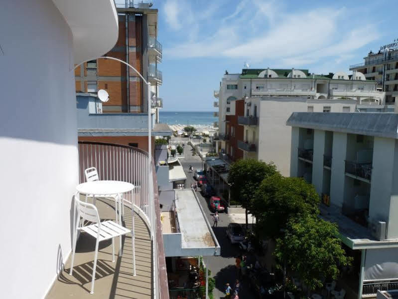 Hotel Luana リミニ エクステリア 写真